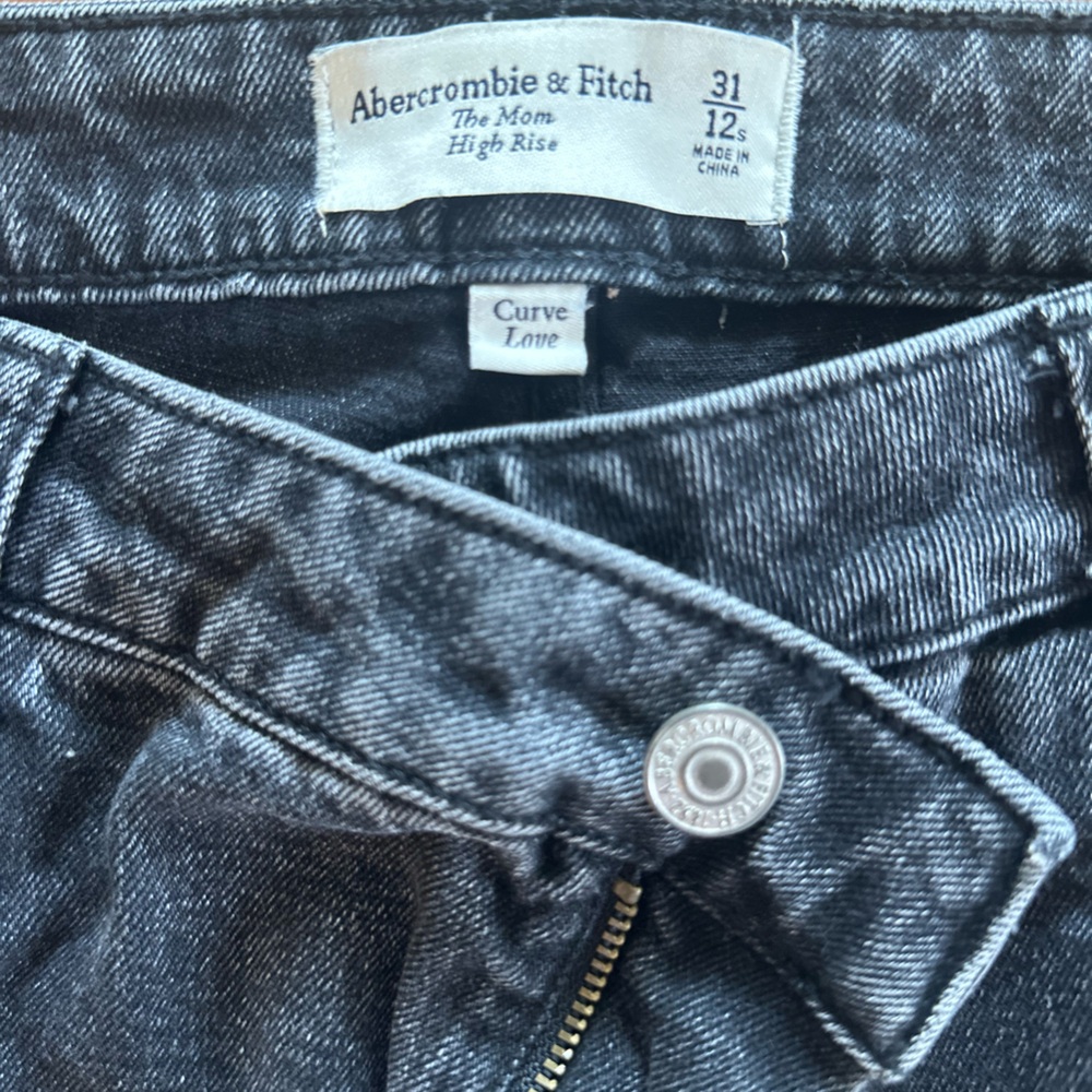 Abercrombie & Fitch The Mom High Rise Curve love jeans size 12 short
